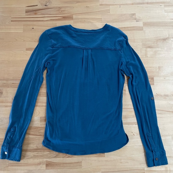 Calvin Klein teal shirt - Picture 4 of 5